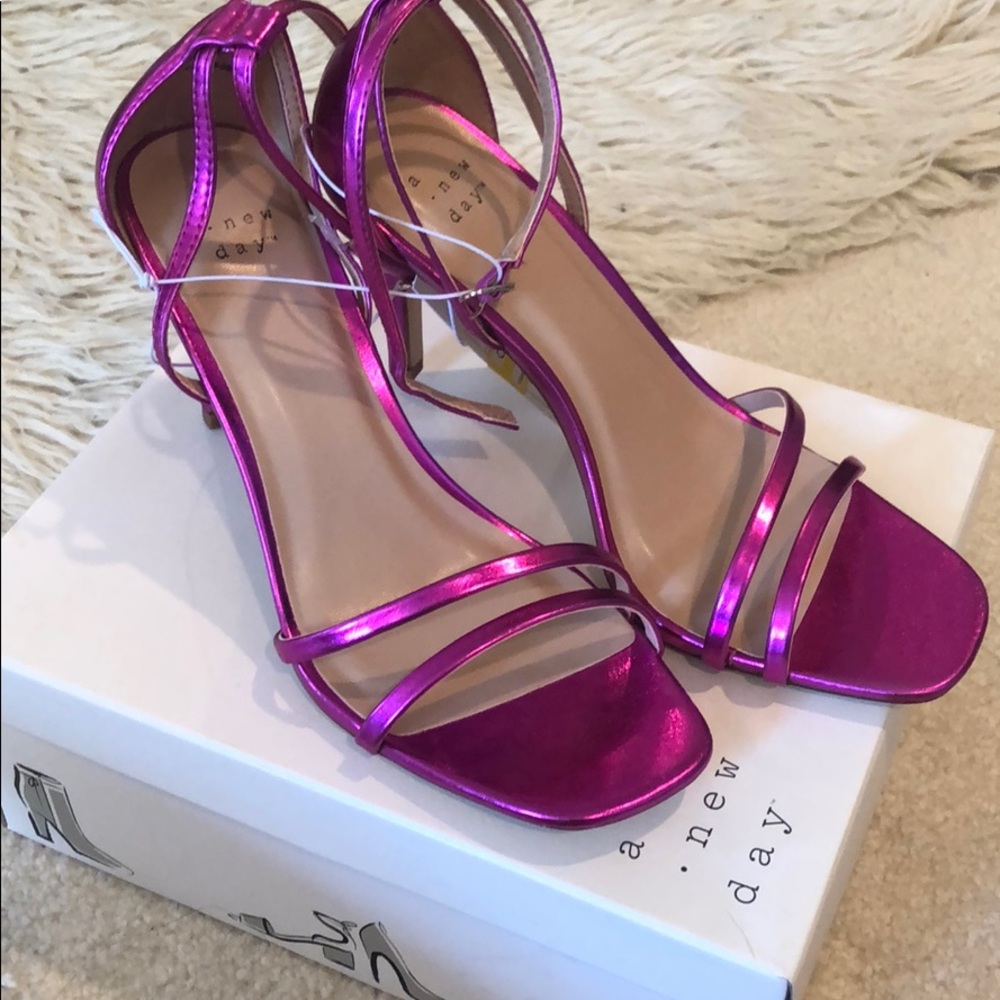 NIB hot pink strappy Heels/Sandals US Sz 8.5